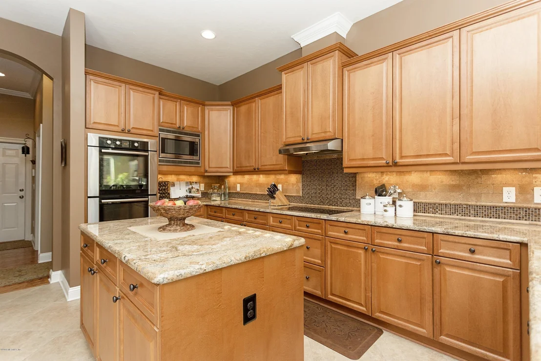 Photo of 465 SUMMERSET Drive