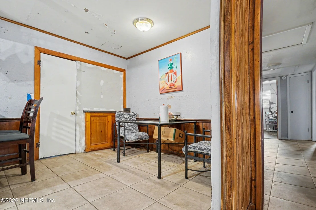 Photo of 1826 LEON Road