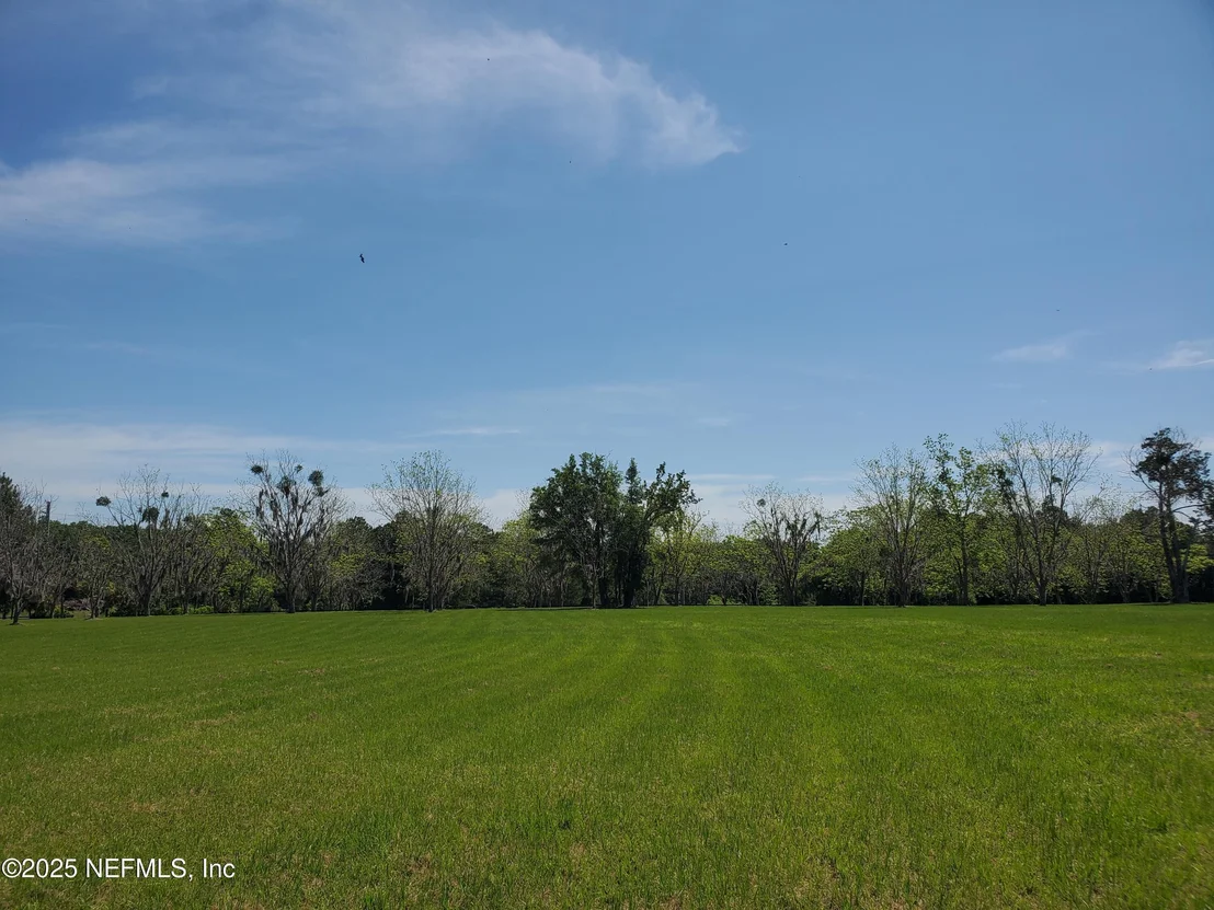 Photo of 651 N STATE ROAD 21