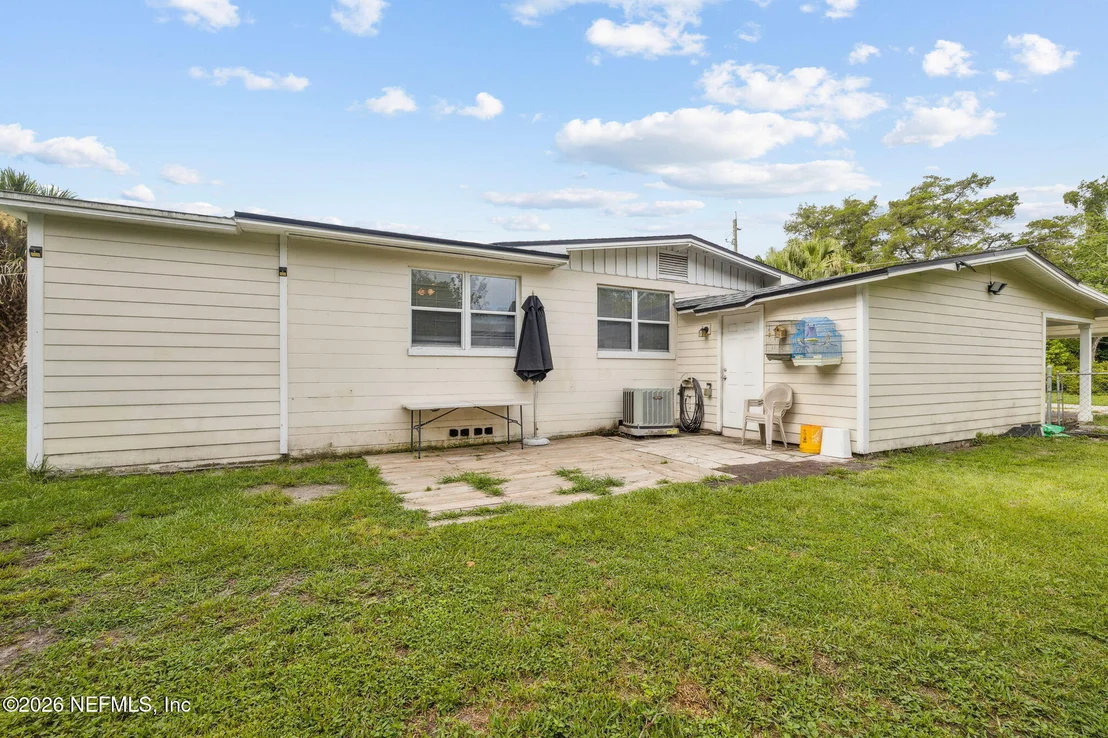 Photo of 7403 ROSLYN Road