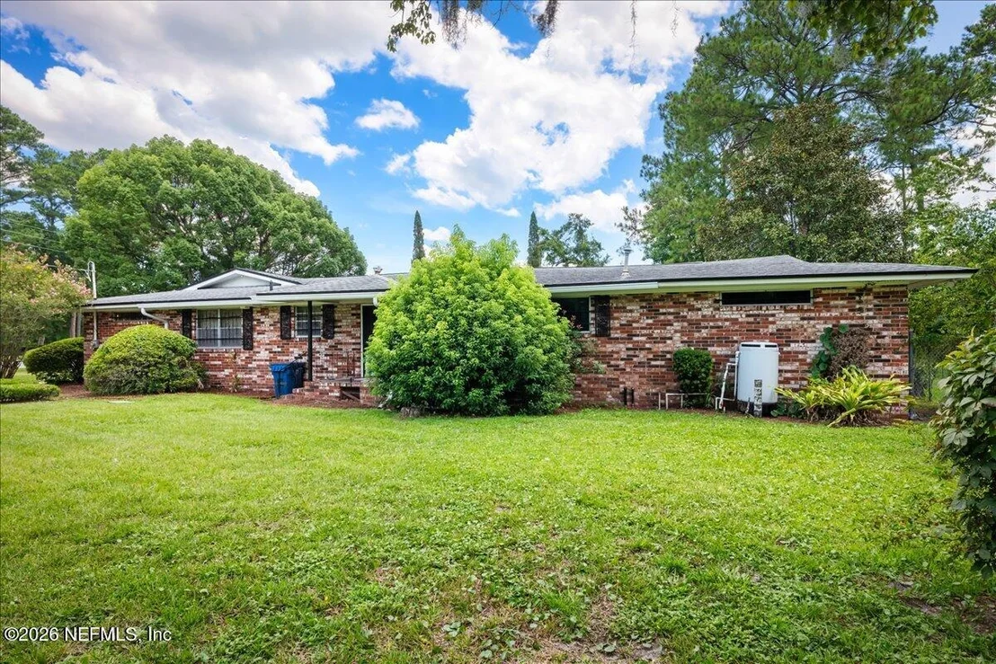 Photo of 3902 MONCRIEF Road W
