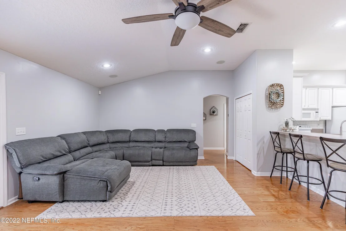 Photo of 4079 EDGELAND Trail