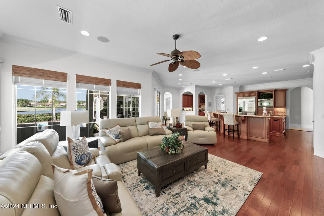 Photo of 752 PROMENADE POINTE Drive
