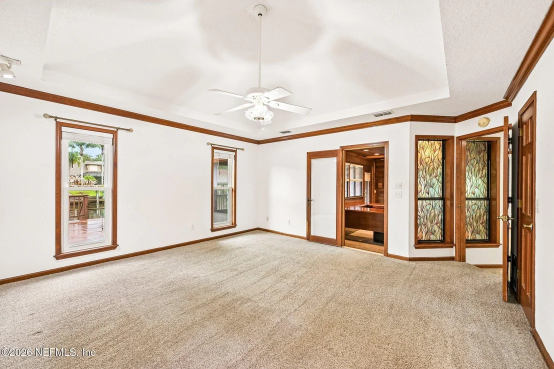 Photo of 331 OAK Drive S