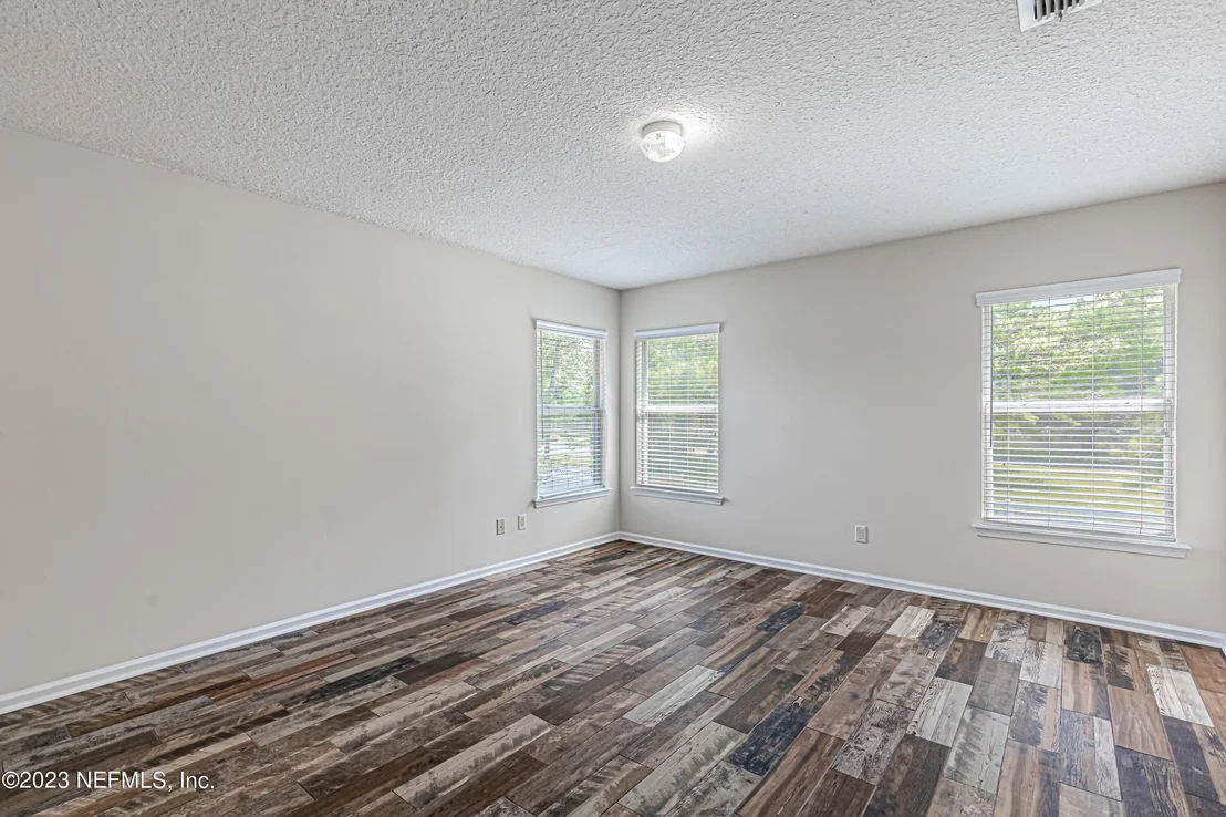 Photo of 1047 MOOSEHEAD Drive