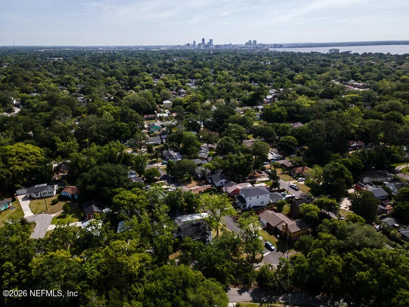 Photo of 1335 AZALEA Drive