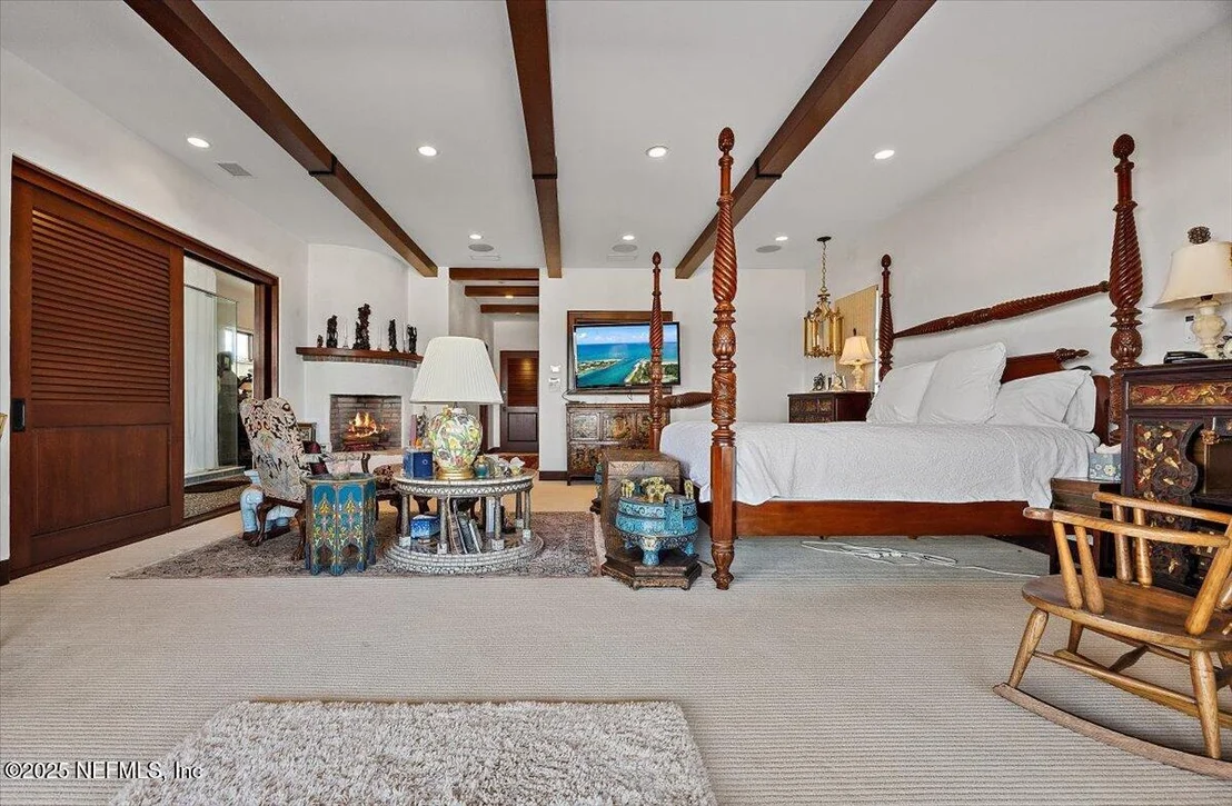 Photo of 1515 BEACH Avenue