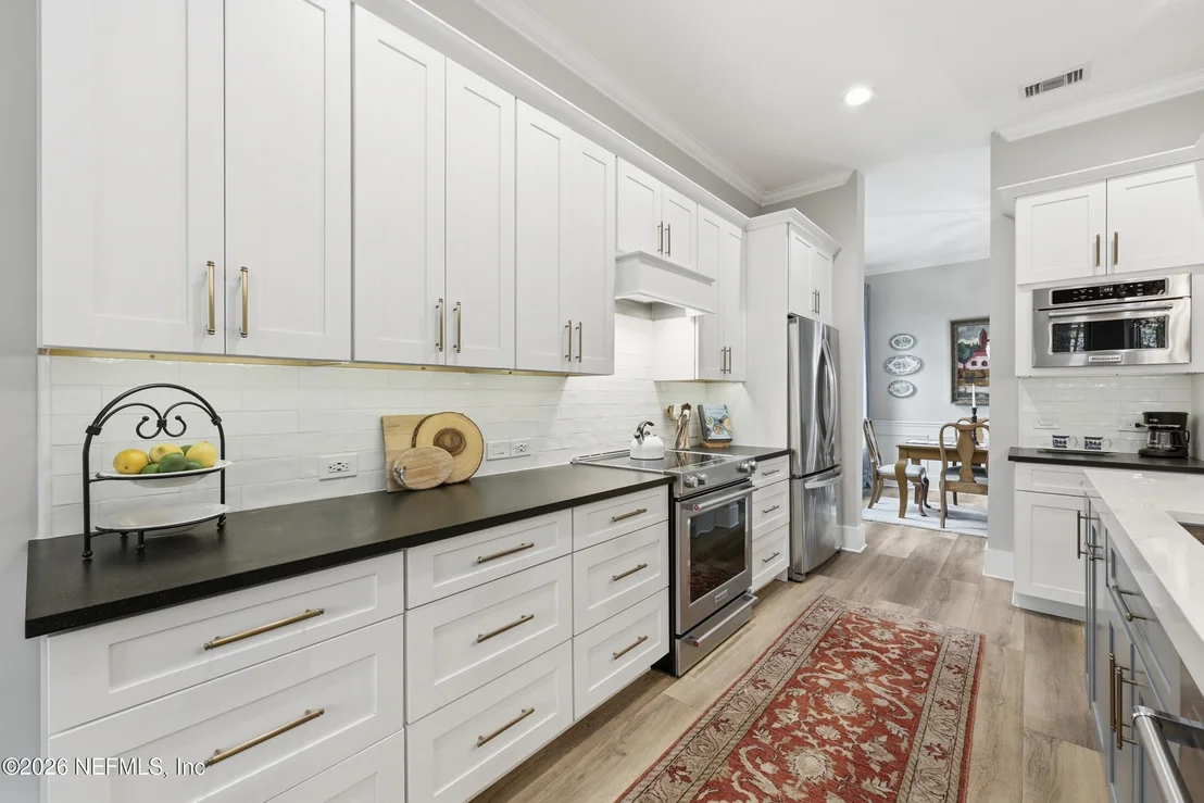 Photo of 521 SUNSET Drive
