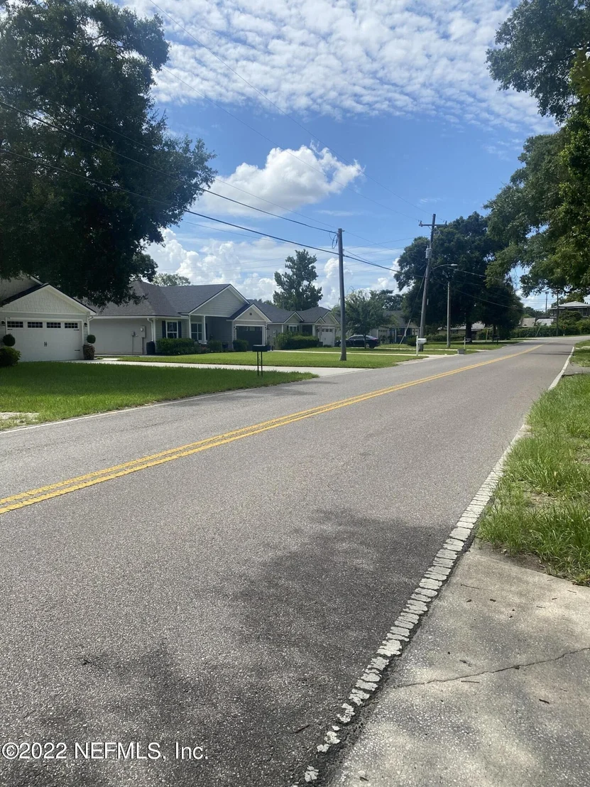 Photo of 1705 LIVE OAK Drive