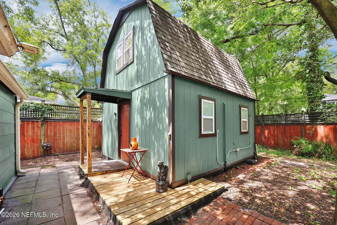 Photo of 1521 CHARON Road