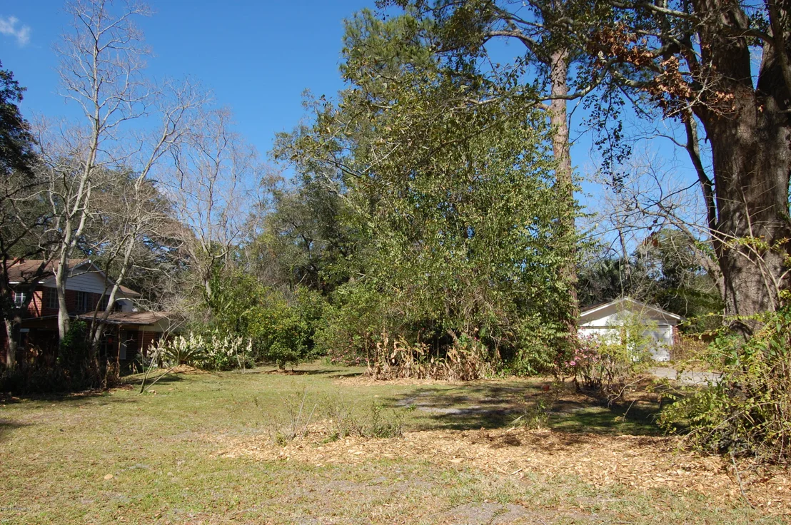 Photo of 2649 COMMUNITY Road