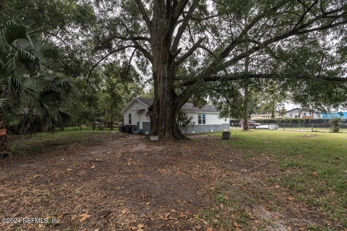 Photo of 4029 EDISON Avenue