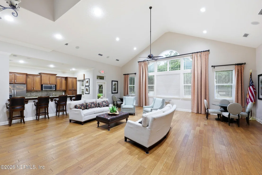 Photo of 382 SELOY Drive