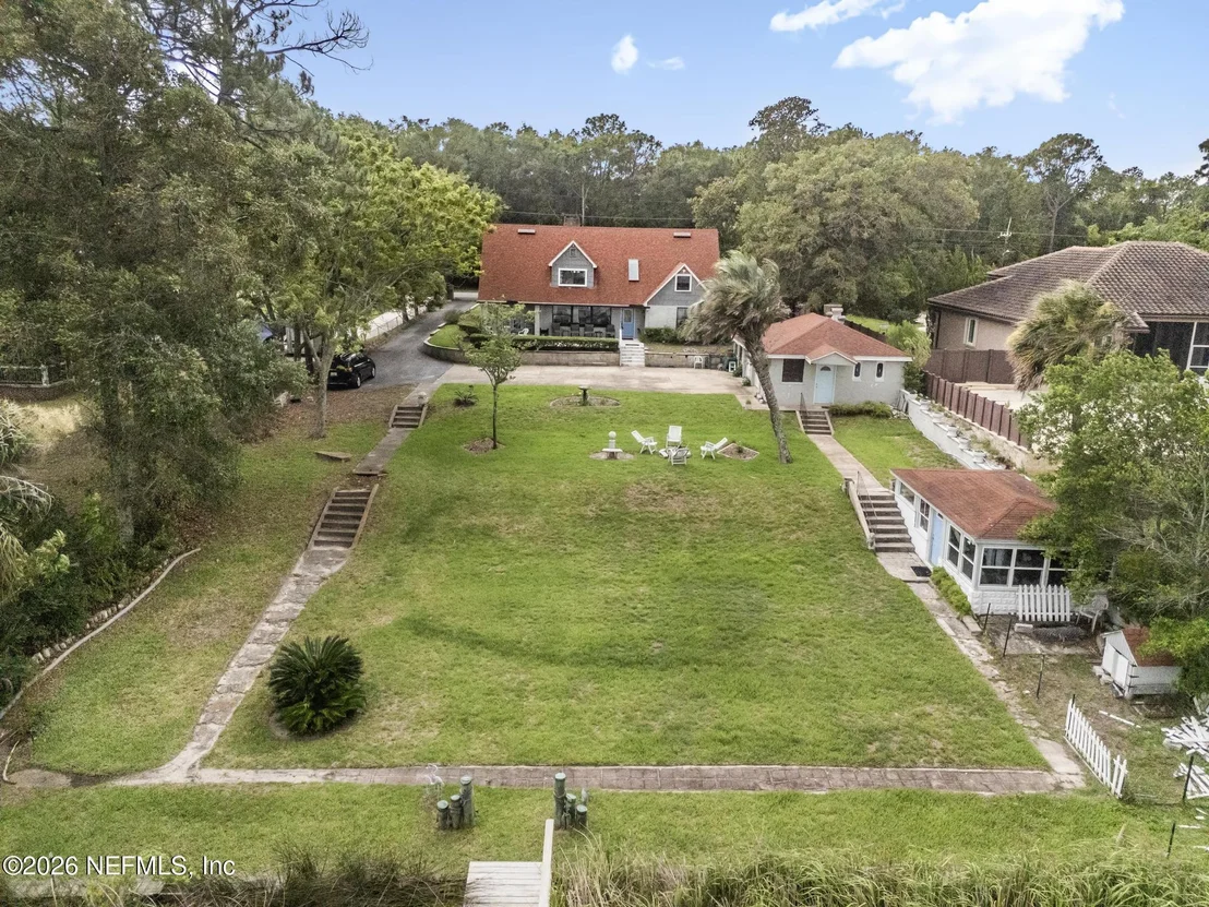 Photo of 1375 CEDAR BAY Road