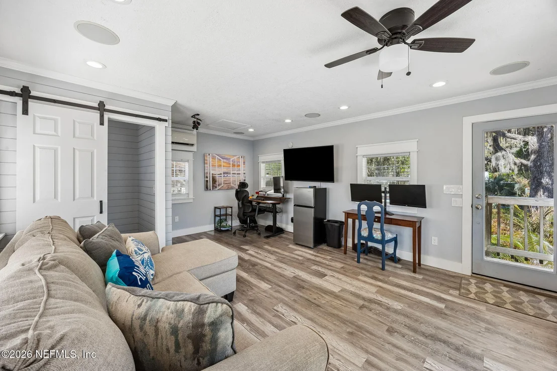 Photo of 8224 HALL Lane