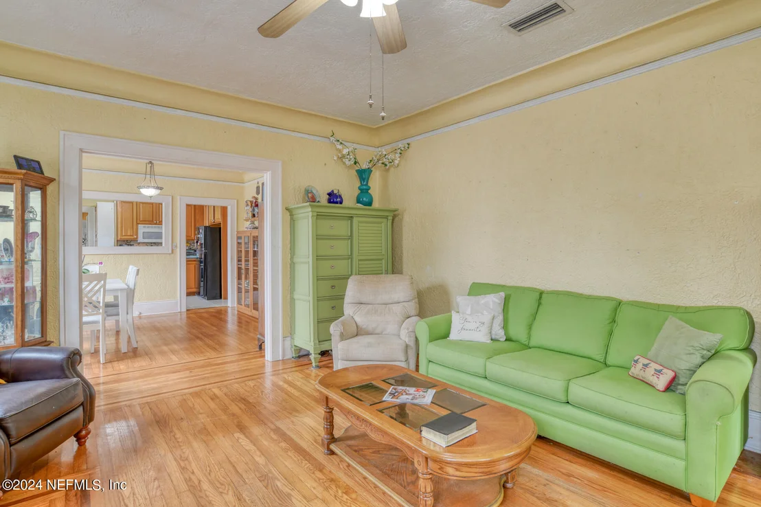 Photo of 903 TALBOT Avenue