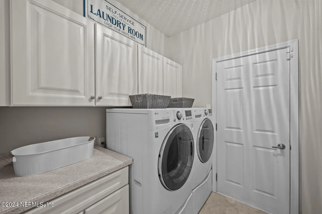 Photo of 712 CANDLEBARK Drive