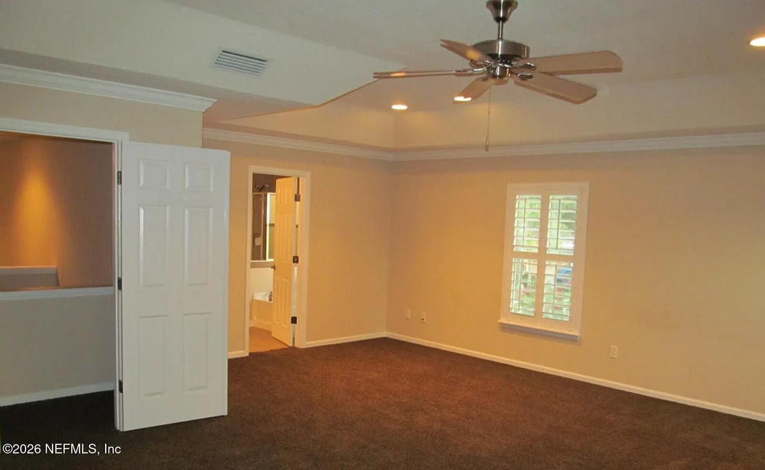 Photo of 120 CROWN WHEEL Circle