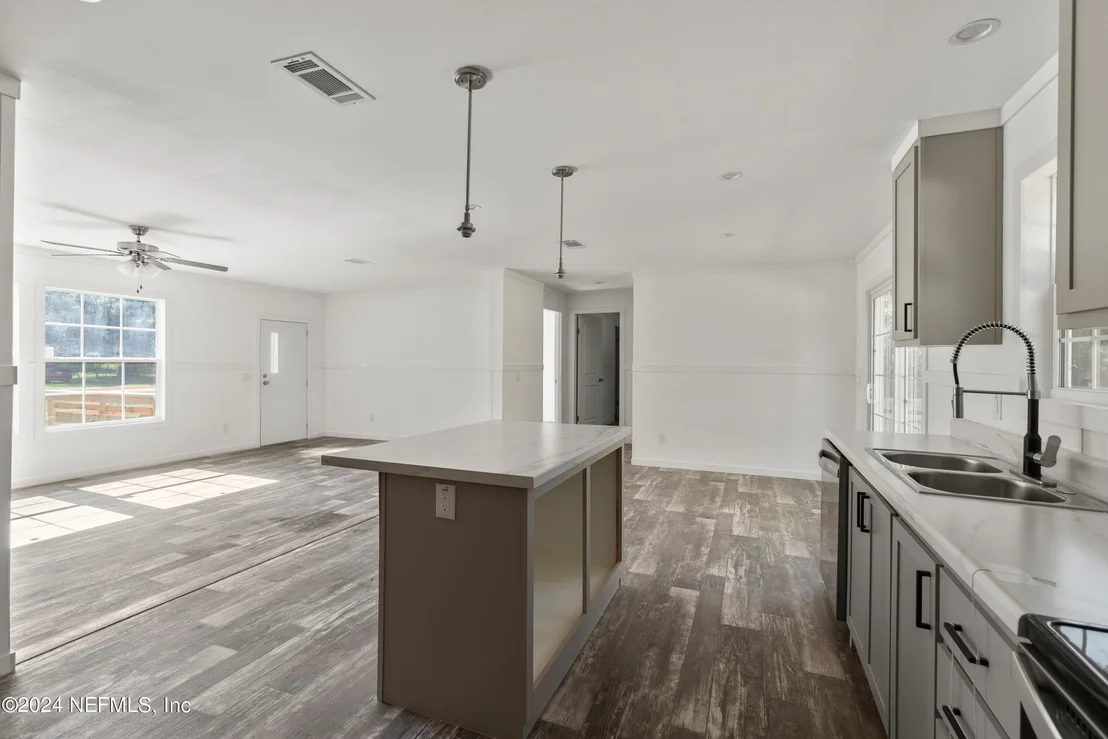 Photo of 2448 VIOLET Way