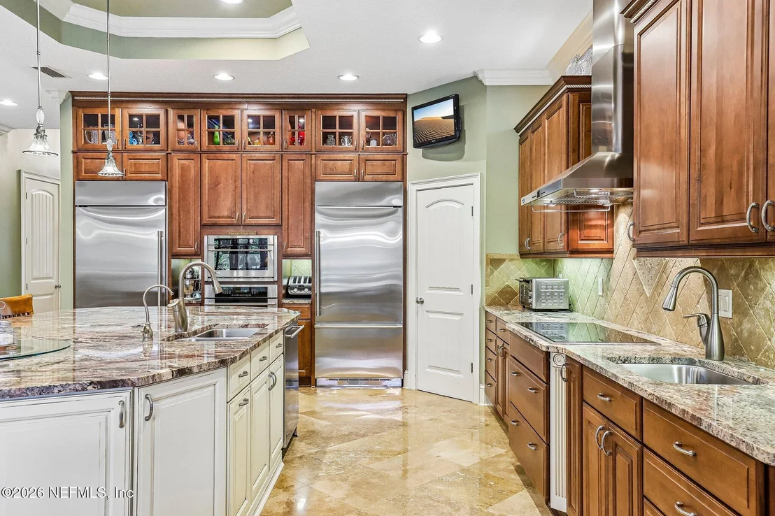 Photo of 4002 LA VISTA Circle