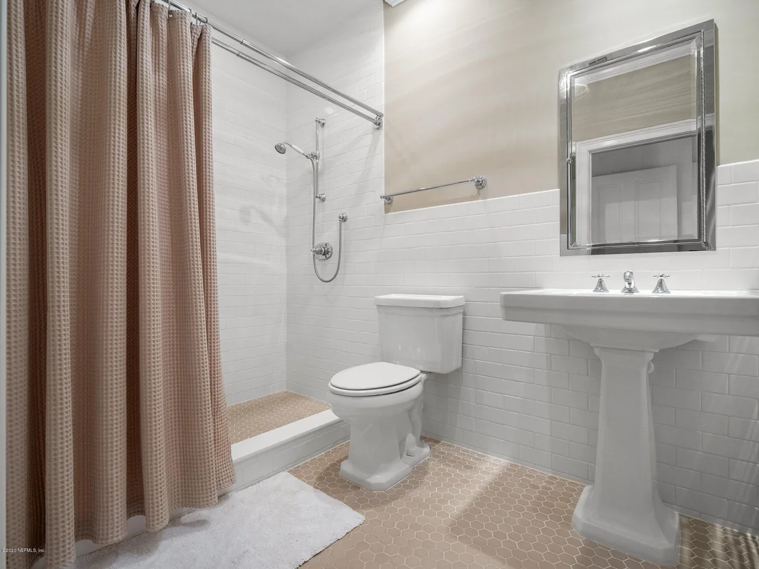 Photo of 906 GREENRIDGE Road