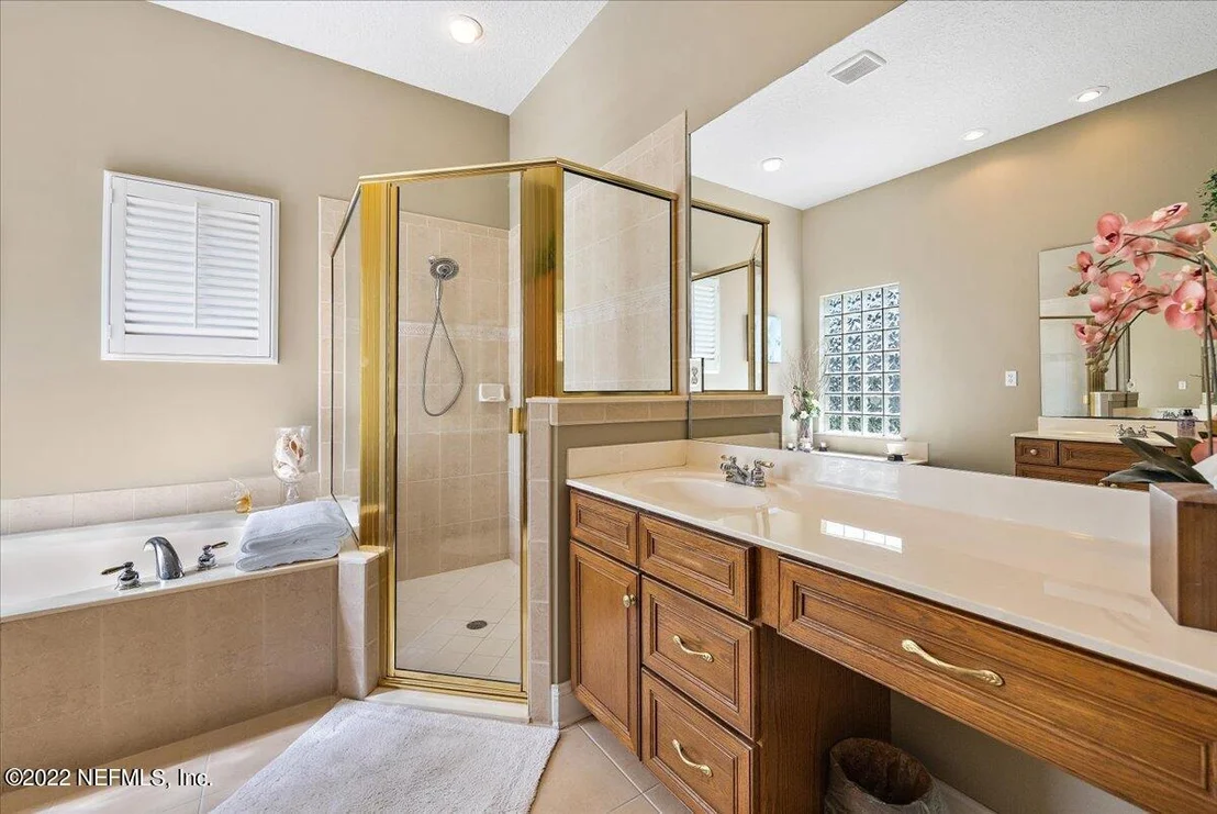 Photo of 816 EAGLE POINT Drive