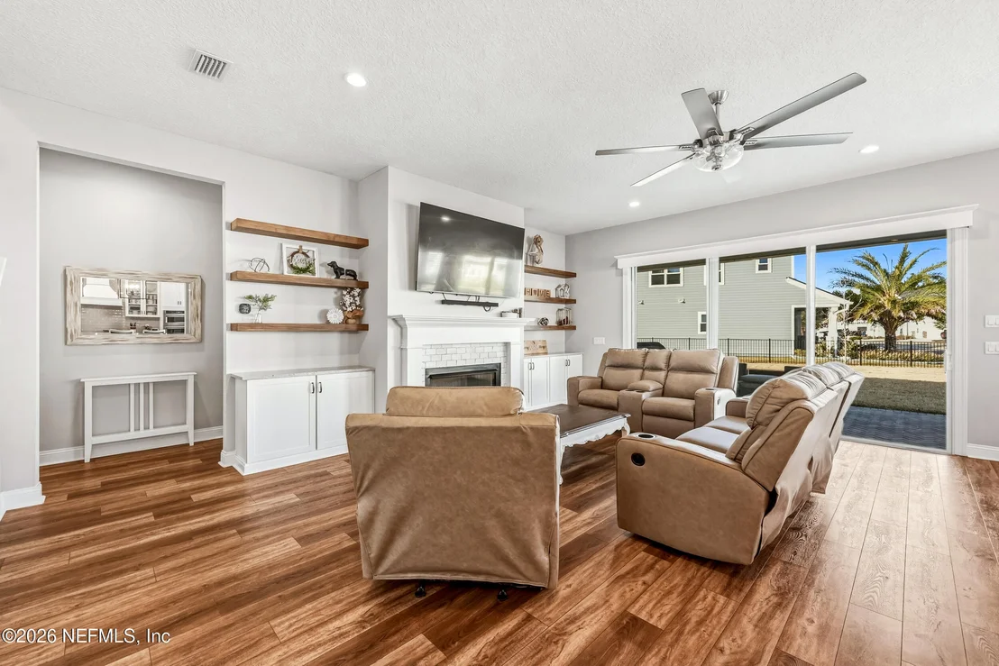 Photo of 383 PINE HAVEN Drive
