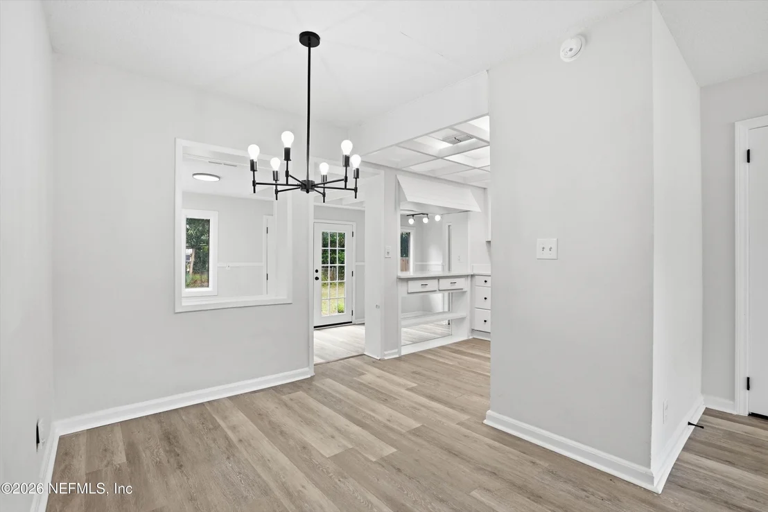 Photo of 1138 HALIFAX Road