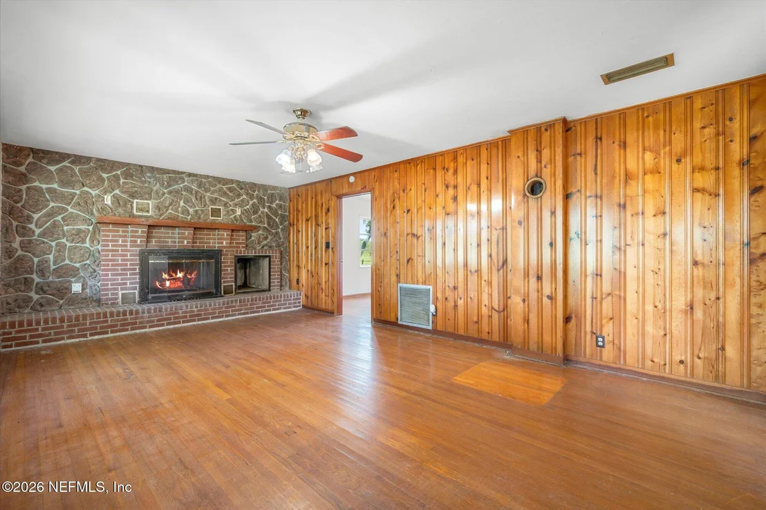 Photo of 786 W RIVER Road