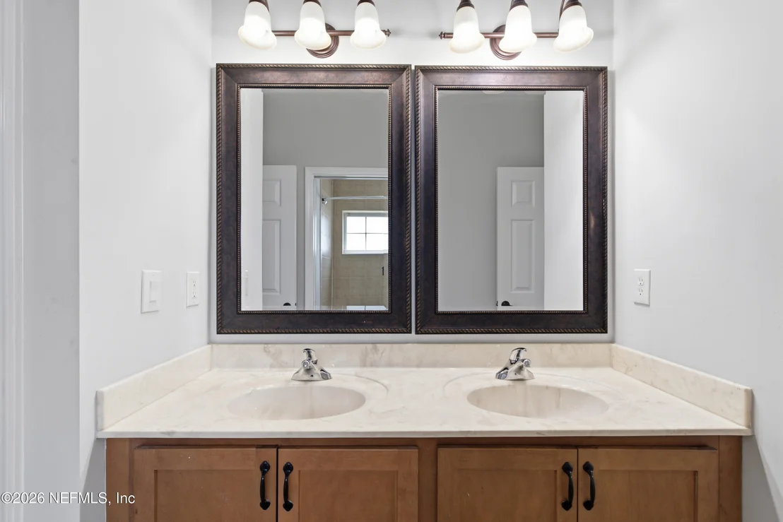 Photo of 1427 EAGLE CROSSING Drive
