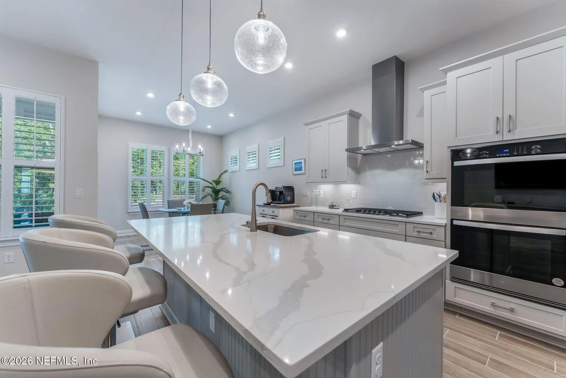Photo of 295 PALOMAR Drive