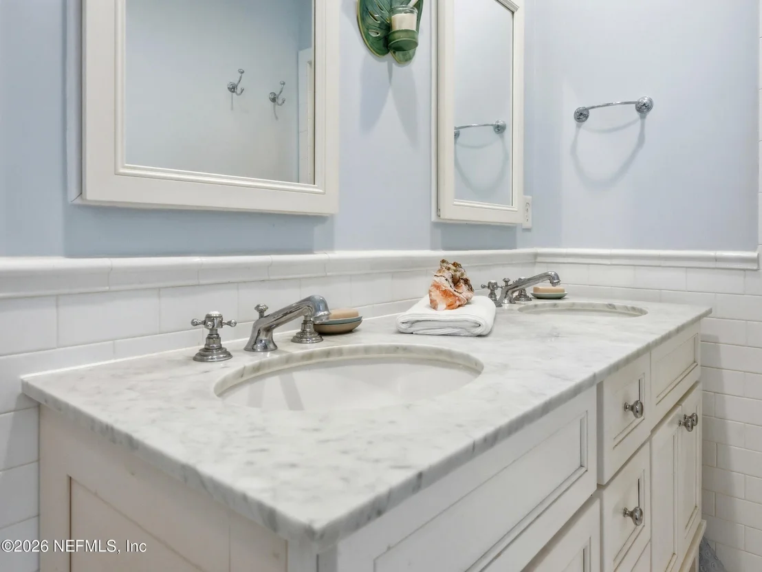 Photo of 2223 BAYVIEW Road