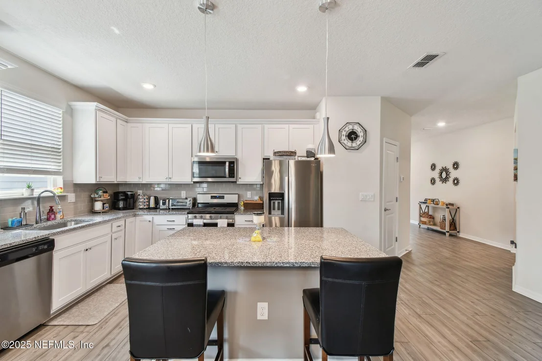 Photo of 182 MYRTLE OAK Court