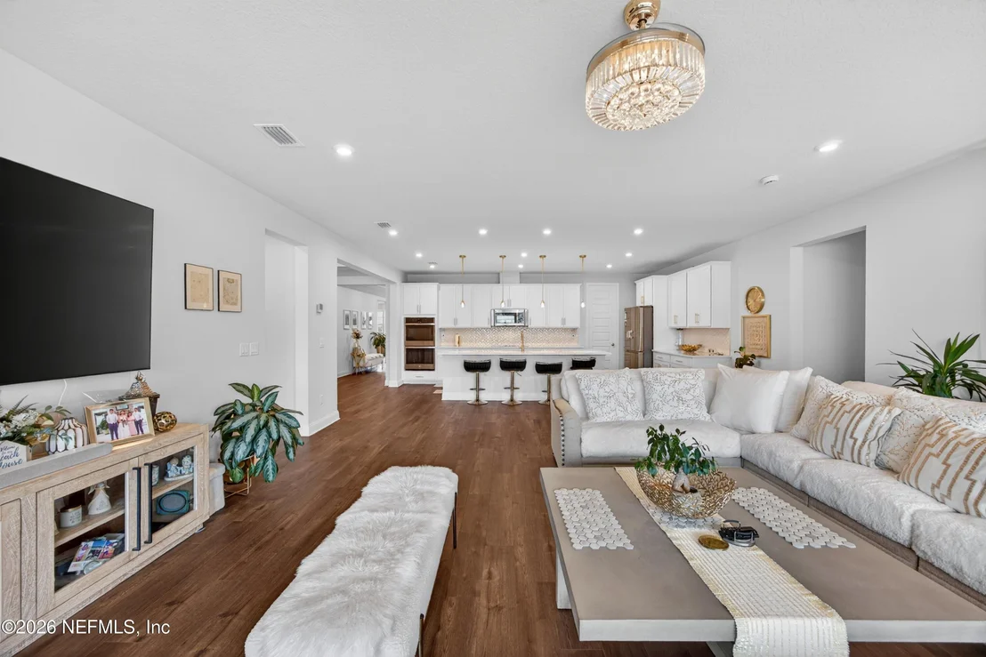 Photo of 85491 FALL RIVER Parkway