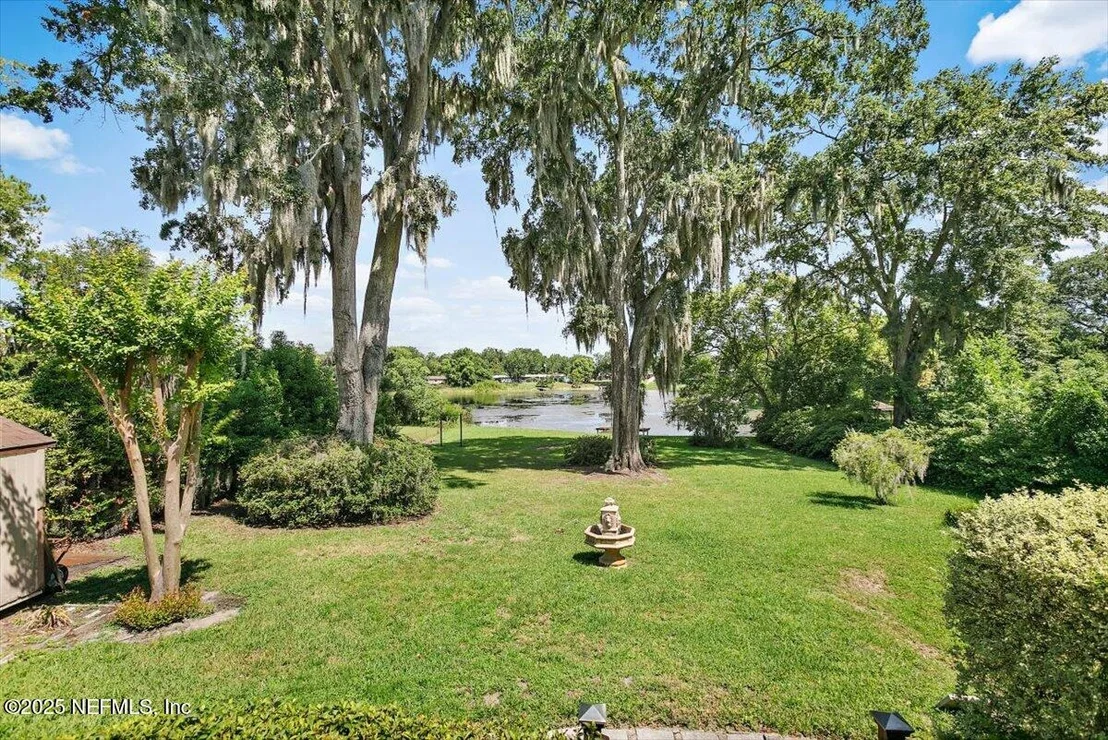 Photo of 5855 DICKSON Road