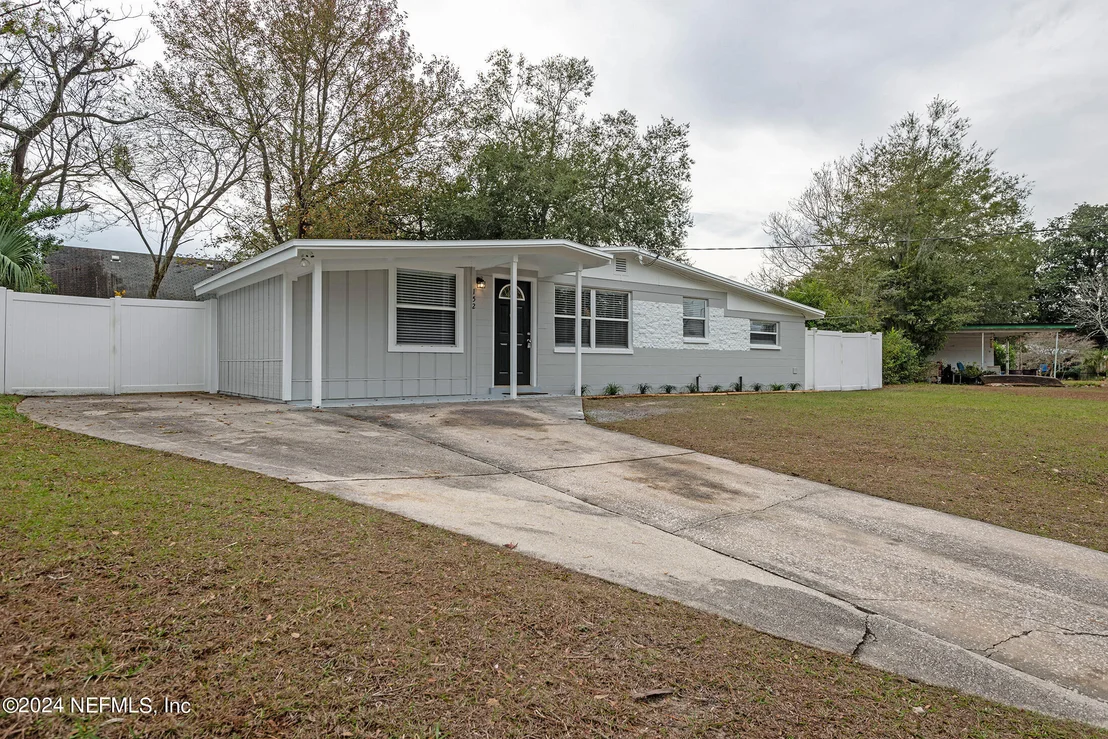 Photo of 152 ROLLIN Drive