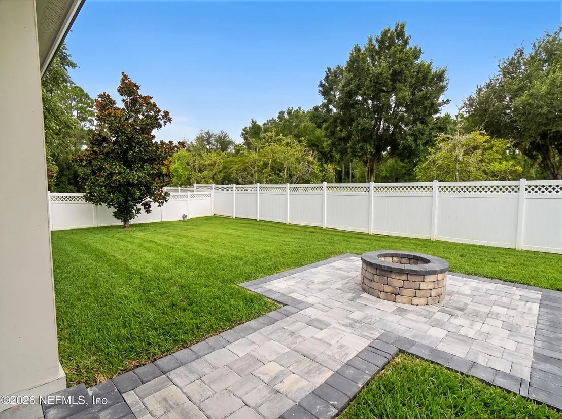 Photo of 424 PAISLEY Place