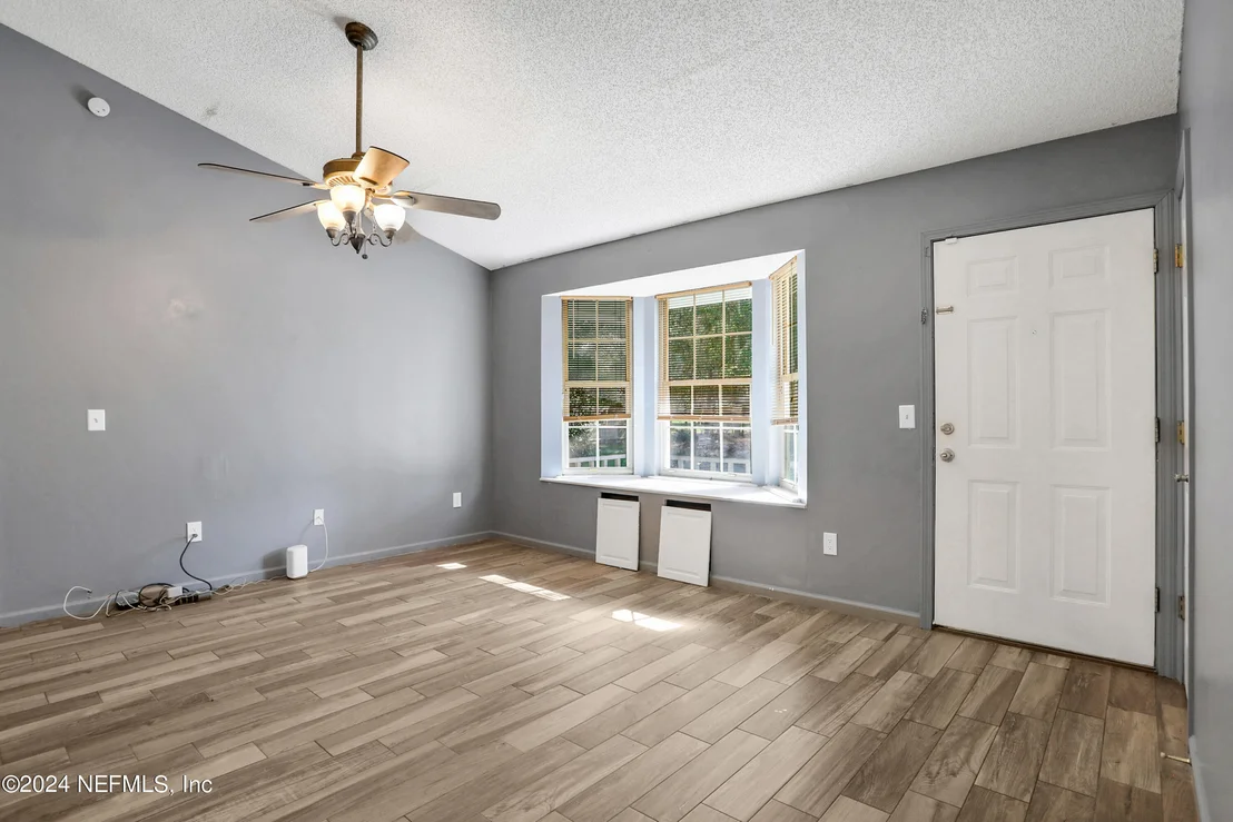 Photo of 2827 EAGLE POINT Road