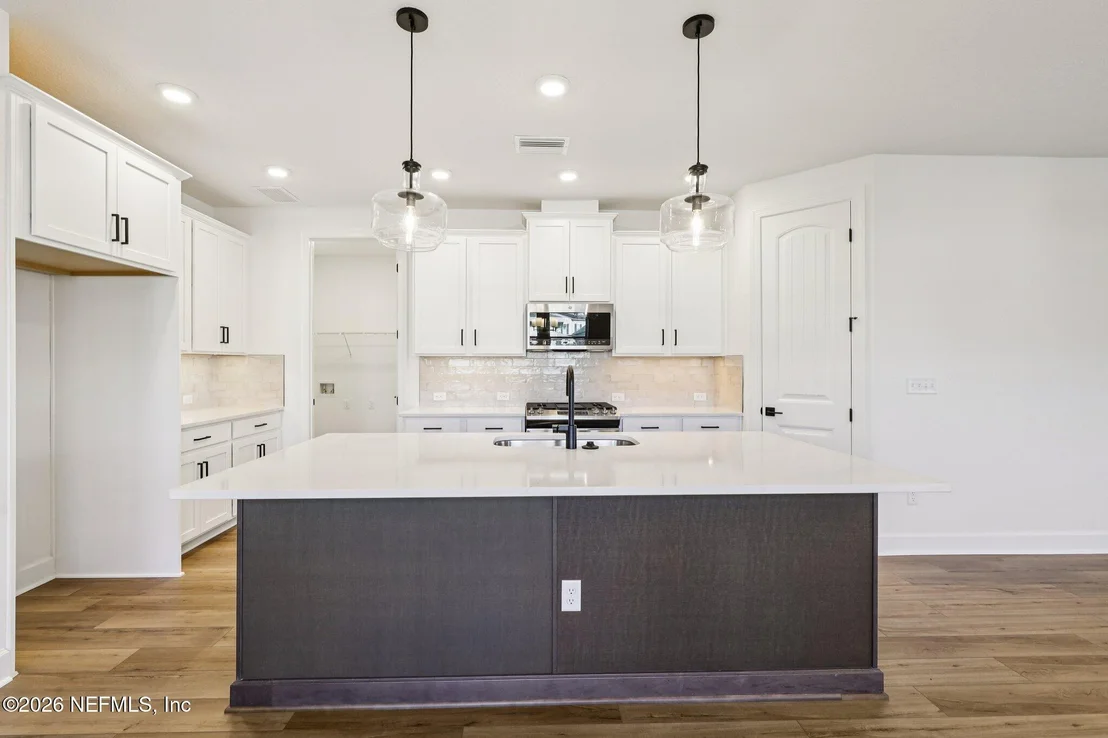 Photo of 17 JAMESTOWN Court
