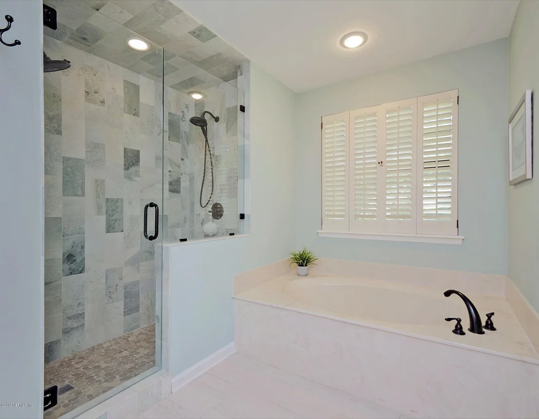 Photo of 235 OCEANFOREST Drive N