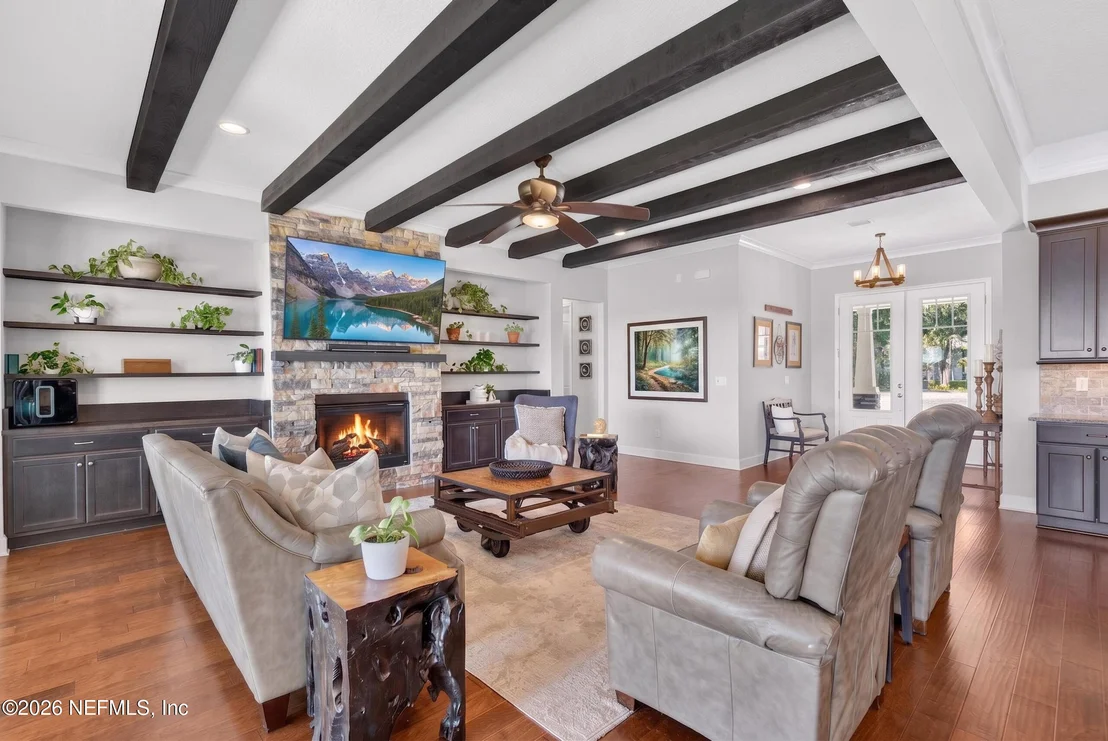 Photo of 239 RIVER Road