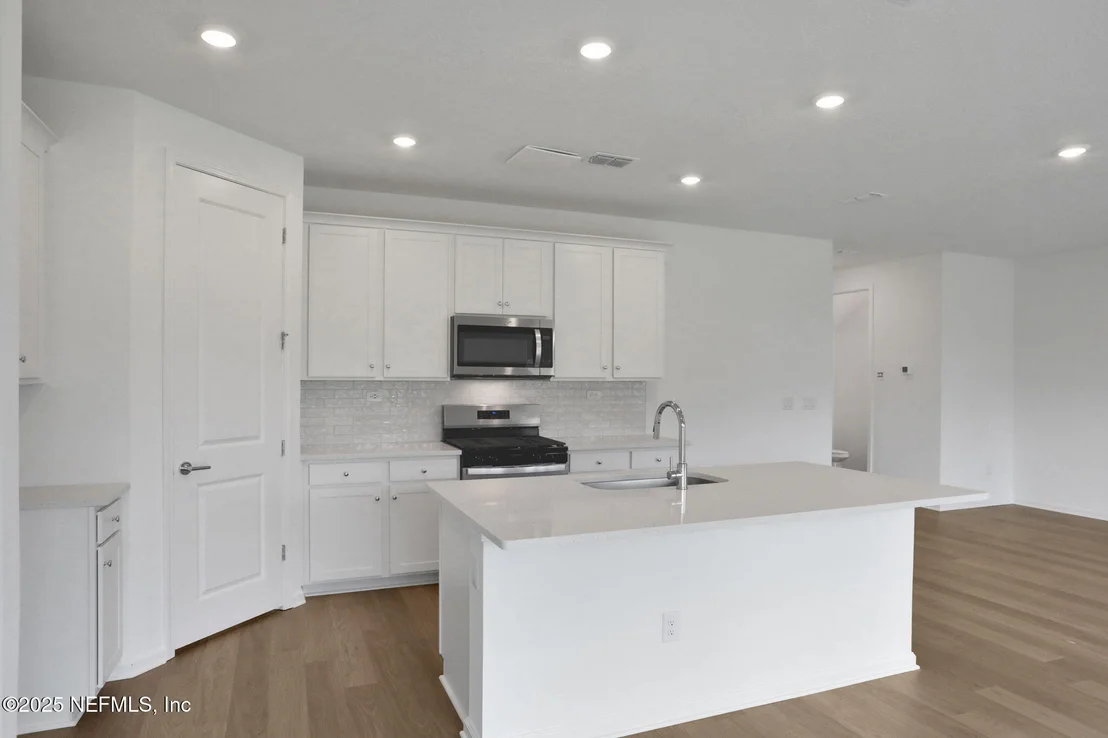 Photo of 722 FARMFIELD Drive