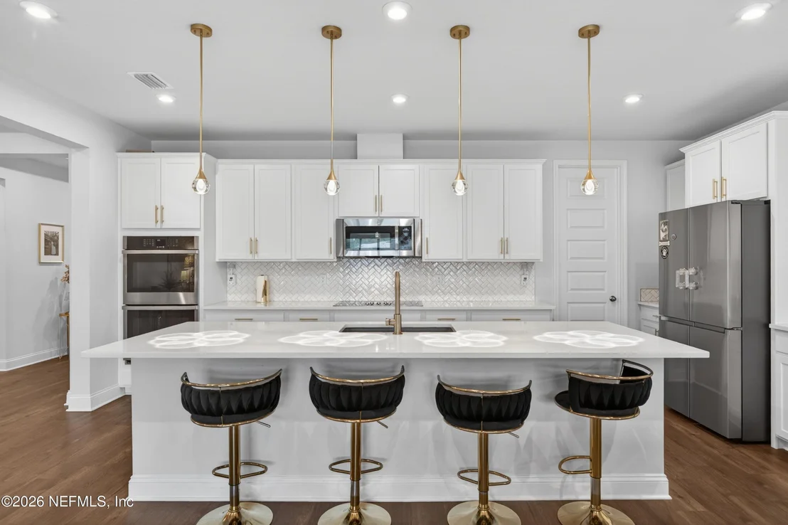 Photo of 85491 FALL RIVER Parkway