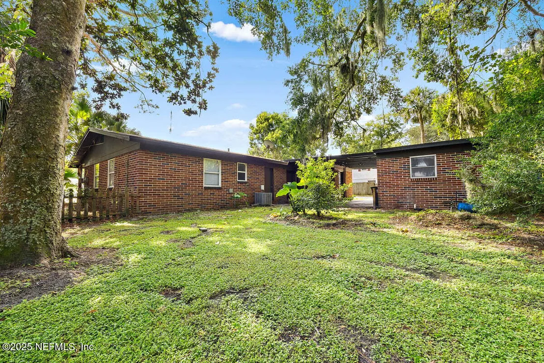 Photo of 252 SPRING FOREST Avenue