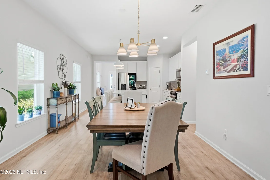 Photo of 490 WINDERMERE Way