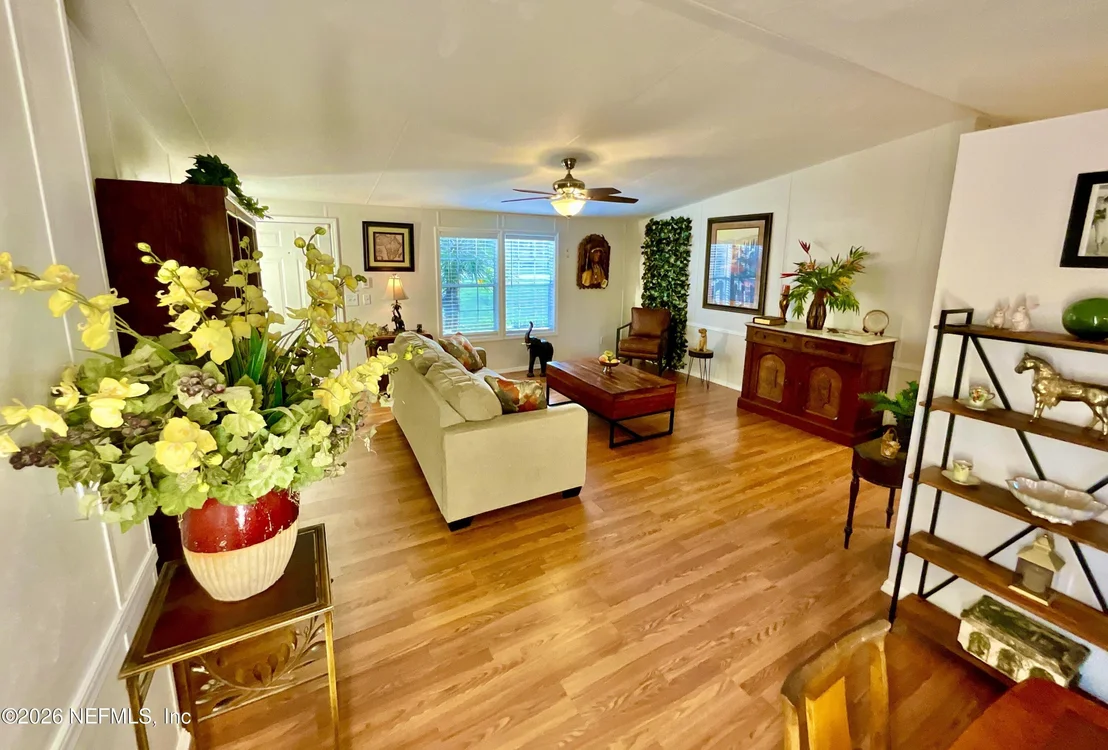 Photo of 129 CRYSTAL LAKE Drive