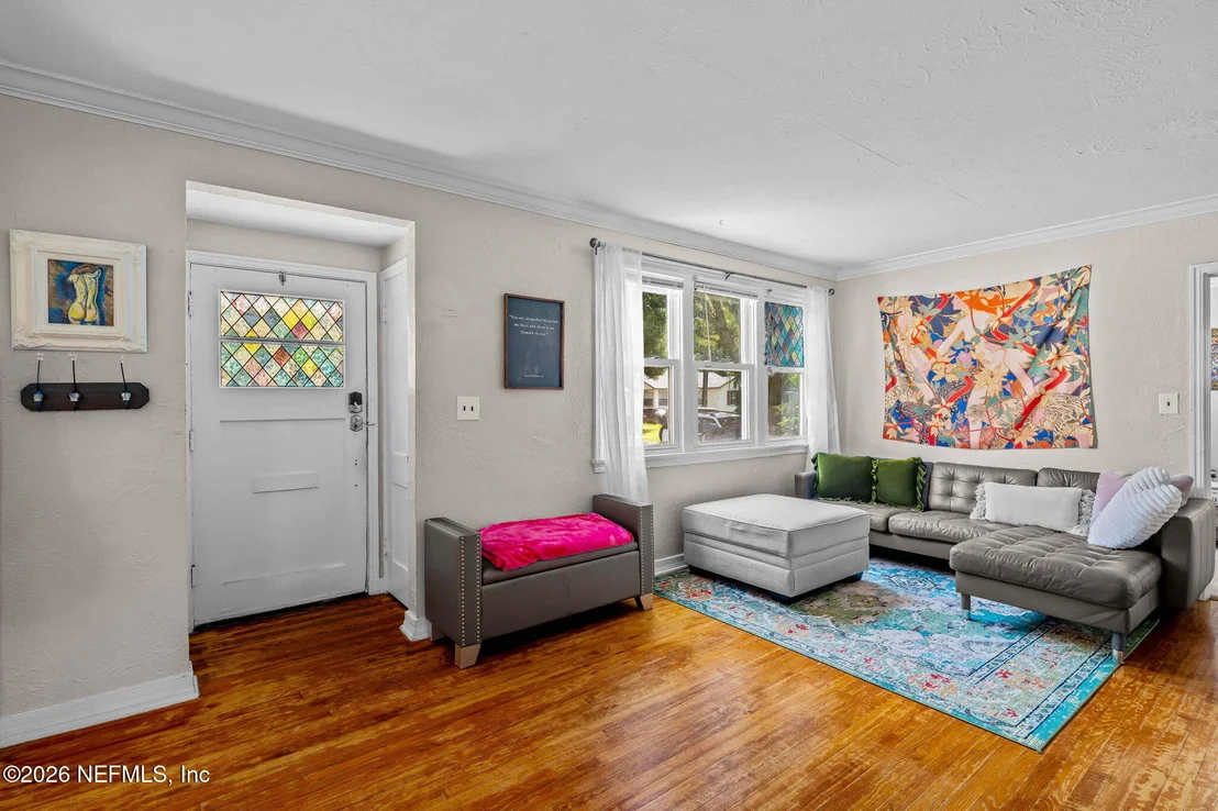 Photo of 1532 CHARON Road