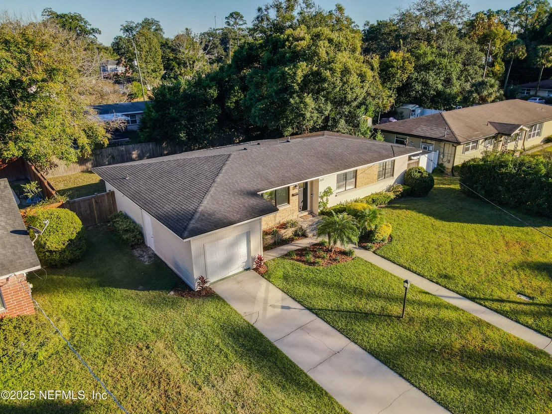Photo of 2537 BUTTONWOOD Drive