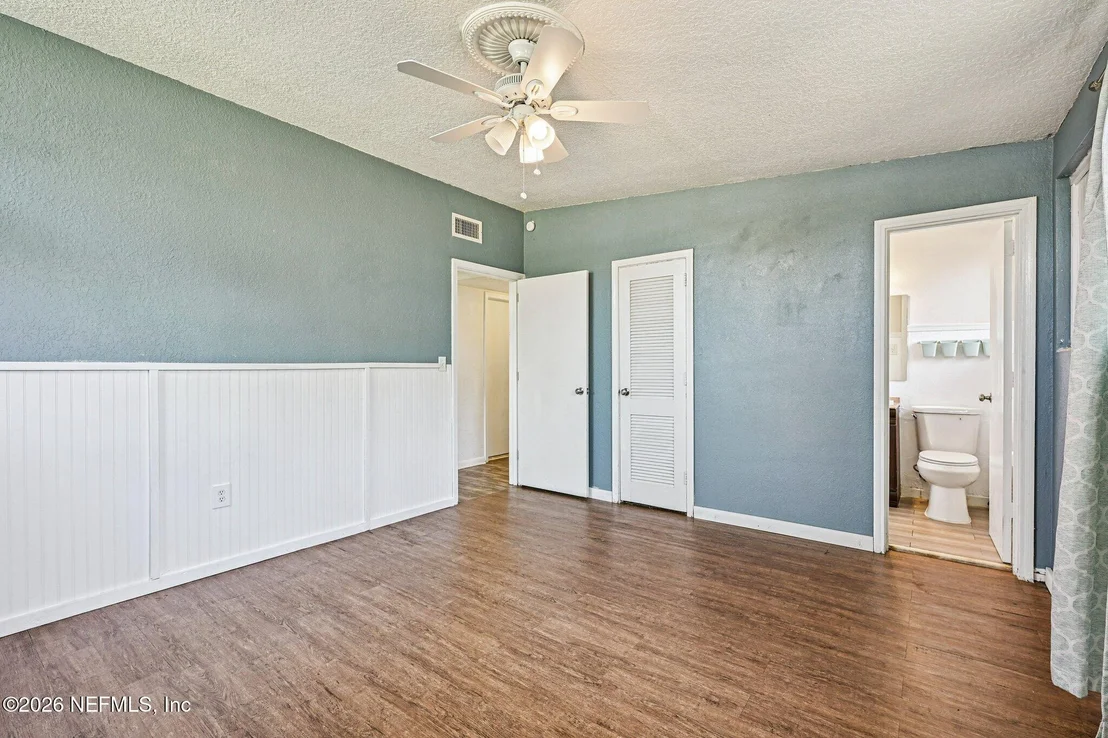 Photo of 1044 HALIFAX Road
