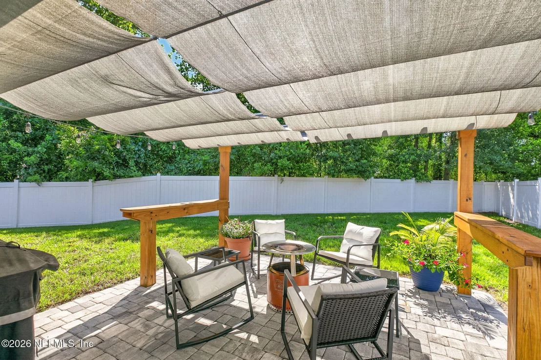 Photo of 6983 LORIS Lane